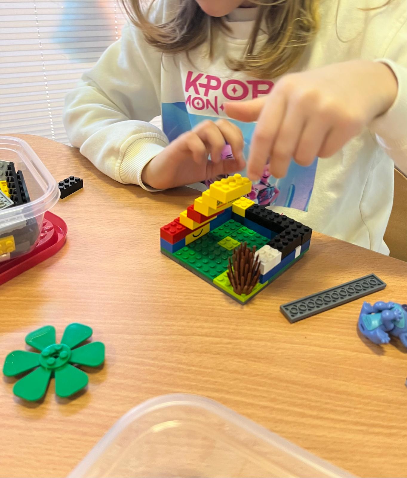 warsztaty25 (STITCH w Krainie Klocków)