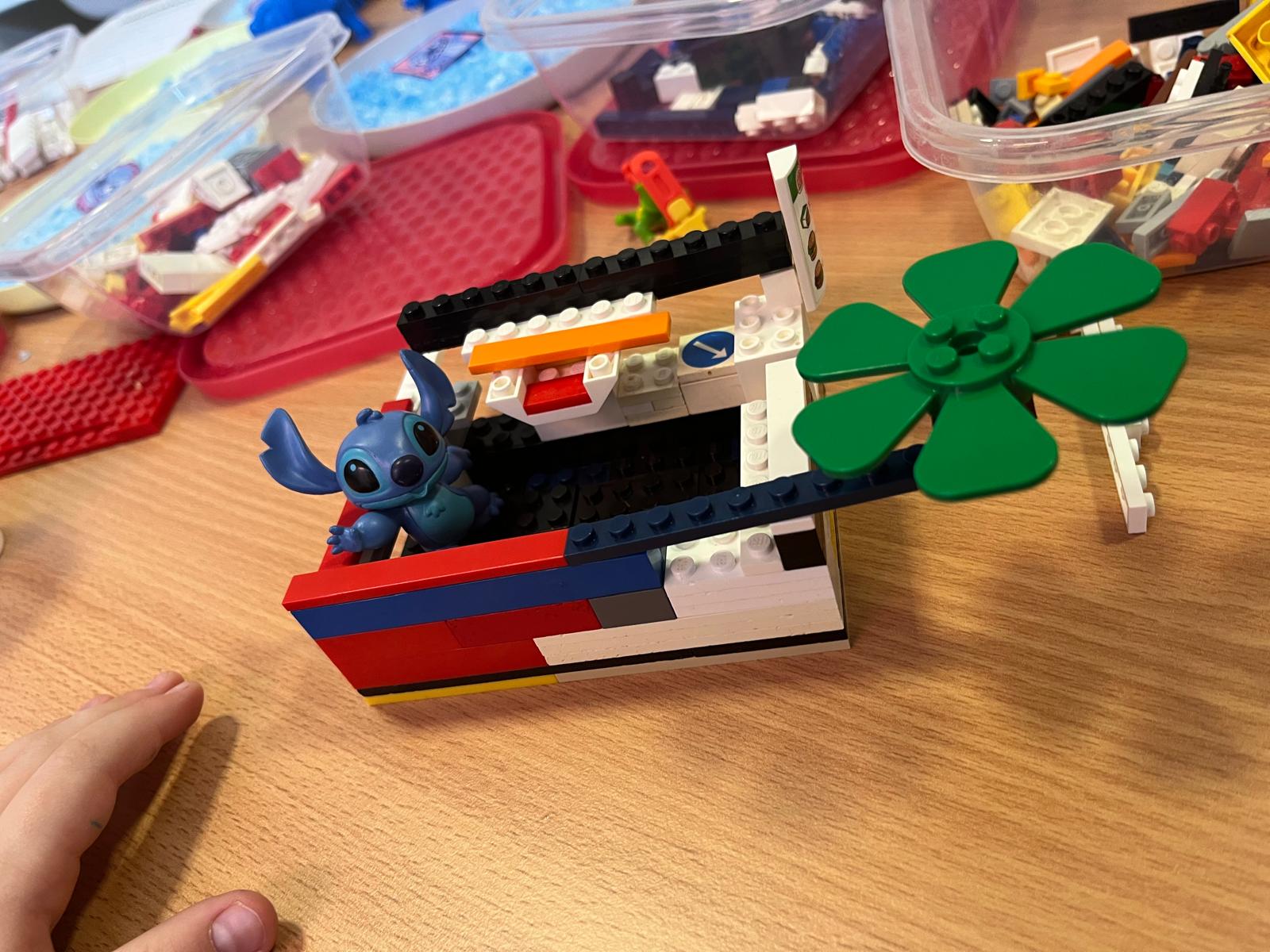 warsztaty28 (STITCH w Krainie Klocków)